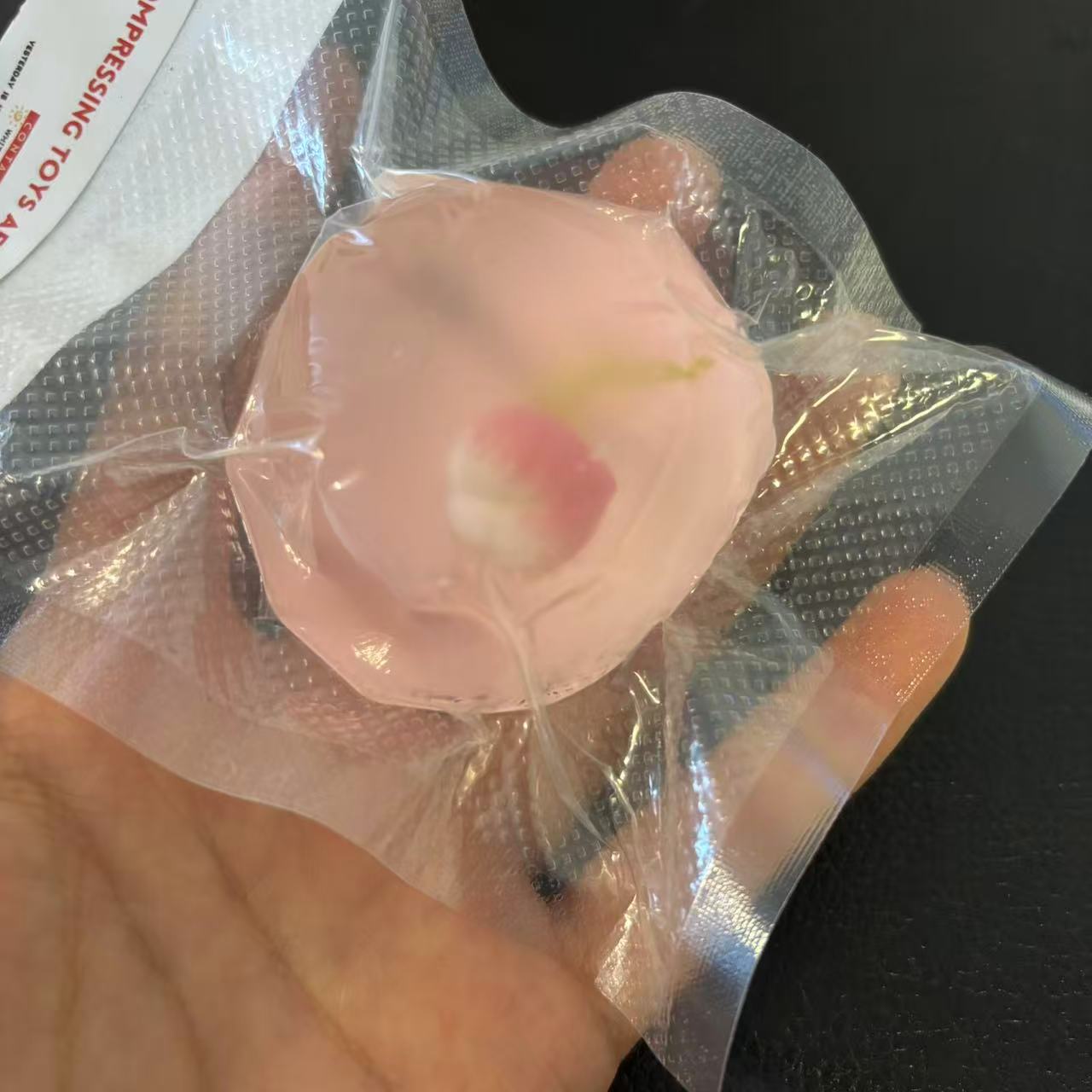 春のもも ストレスボール  ４センチ